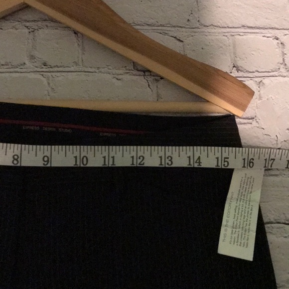 Express NWT Editor Pant 5 Short - Picture 5 of 6